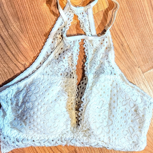 Medium bralette and black strapless bra - Picture 5 of 8